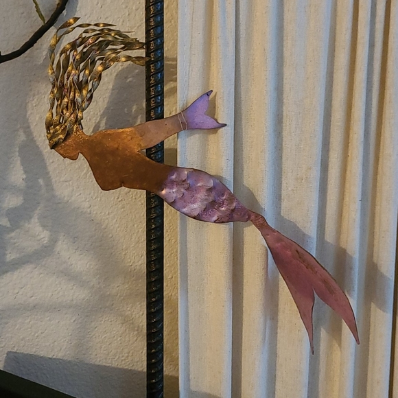 MERMAID METAL WINDOW HANGING.SPARKLES - Picture 2 of 16